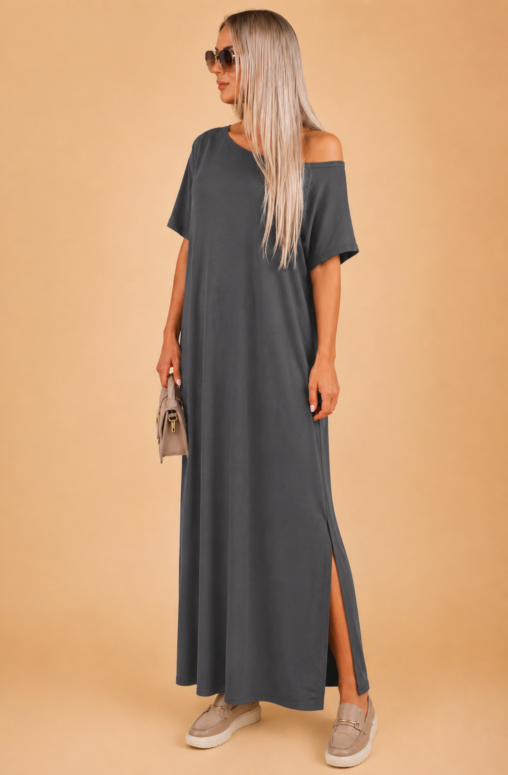 Stilvolles und komfortables Damenkleid mit Fledermausärmeln, eine moderne Wahl für besondere Anlässe.