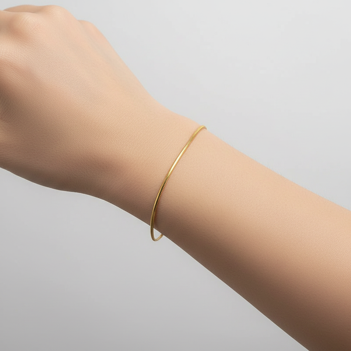Modernes, minimalistisches Schlangenketten-Armband für Damen aus hochwertigem Edelstahl, goldfarben.