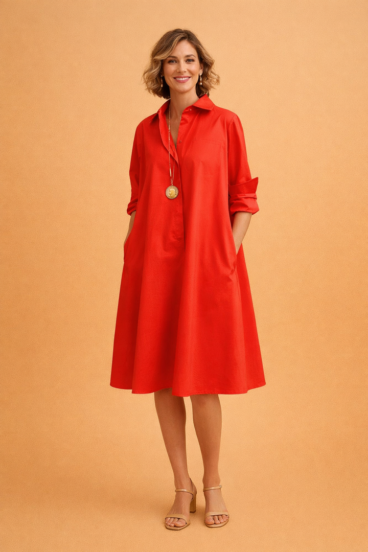 Minimalistisches, elegantes Damen Hemd mit praktischen Taschen, ideal für lockere Alltag-Looks und Sommermode.