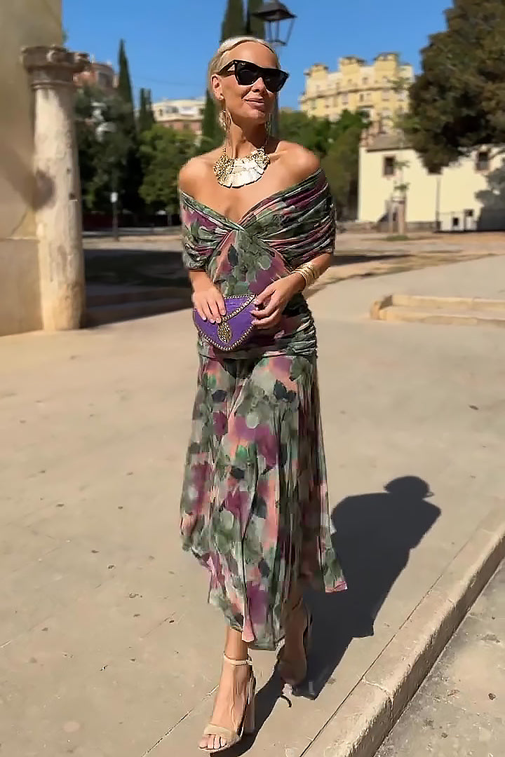 Stilvolles braunes Damen Abendkleid in Maxi-Länge, festlich und bequem für besondere Anlässe.