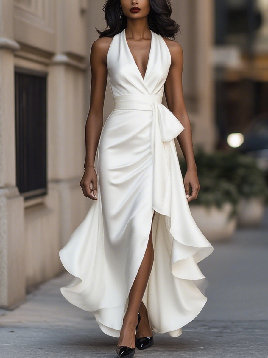 Damen Wickelkleid als Abendmode, fließender Stoff, bodenlang, elegant und modern.