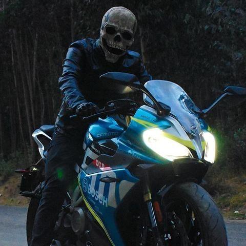 Perfekte Unisex Skelett-Vollkopfmaske für Halloween, Fasching & Horror-Mottopartys. Flexibel & bequem.