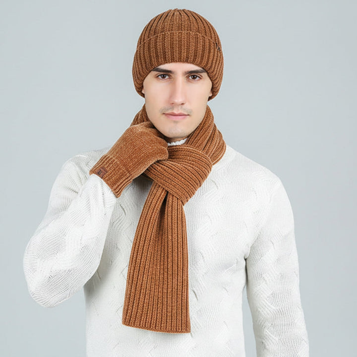Beiges Ribstrick-Winterset: weiche Mütze, warmer Schal & passende Handschuhe. Ideal für Damen und Herren.