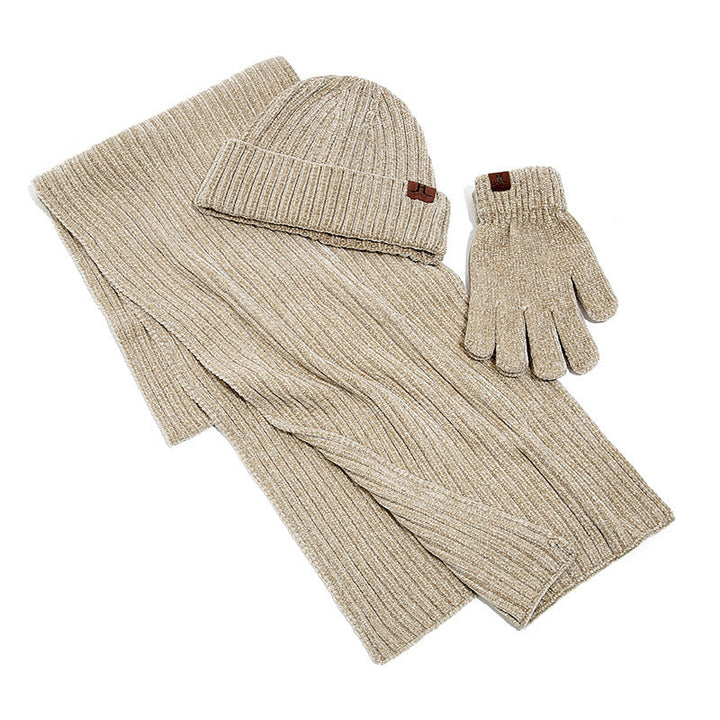 Warme Geschenkidee: beiges Winterset aus Mütze, Schal & Handschuhen. Kuschelige Accessoires für Herbst/Winter.
