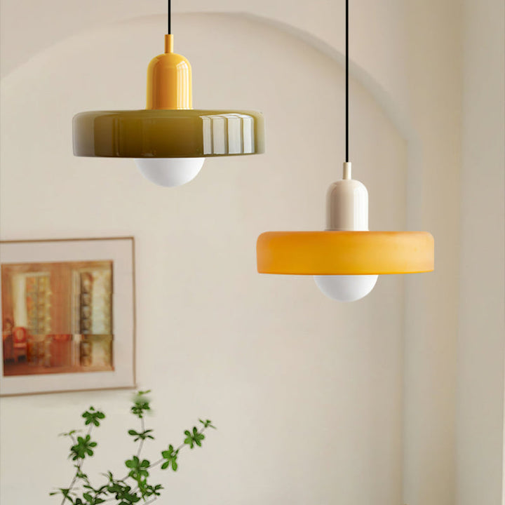 Esszimmer-Deckenleuchte im Bauhausstil, farbiges Buntglas-Design, ein echter Blickfang.