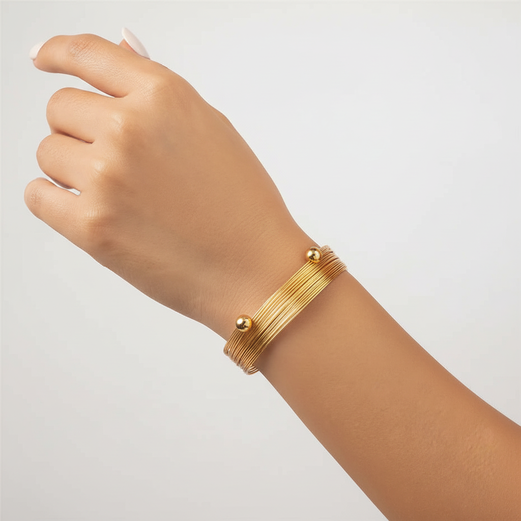 Modischer Damen Armreif, zeitloser Edelstahl Manschettenarmreif für elegante Anlässe, als Geschenk ideal.