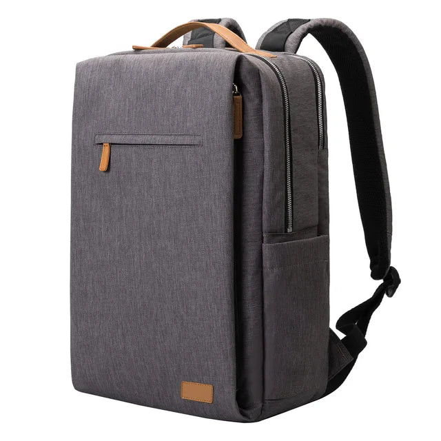 Schwarzer Business Laptoprucksack mit USB-Port für Herren & Damen. Perfekt für Büro & Geschäftsreisen.
