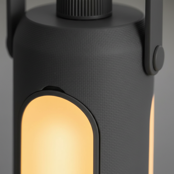 Tragbare NightHalo Notfalllampe, leistungsstarke LED-Taschenlampe & Akkulaterne für jedes Abenteuer.