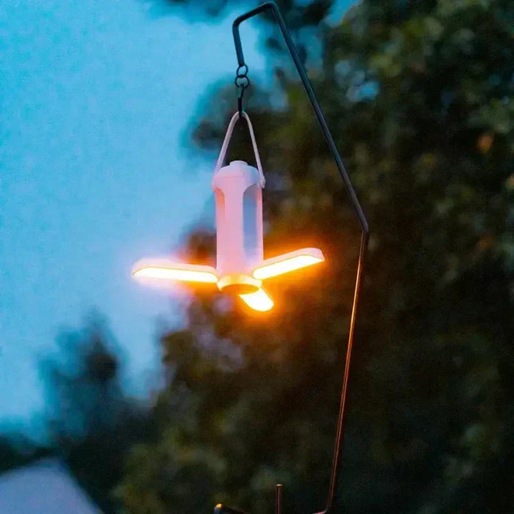 NightHalo Outdoor LED-Laterne, hell & dimmbar, ideal als Notfalllampe und tragbare Campingbeleuchtung.