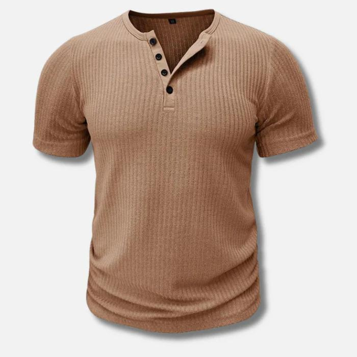Basic Herren Muscle Fit T-Shirt mit Knopfleiste, kurzärmlig und slim fit, perfekt für sportlich-elegante Outfits.