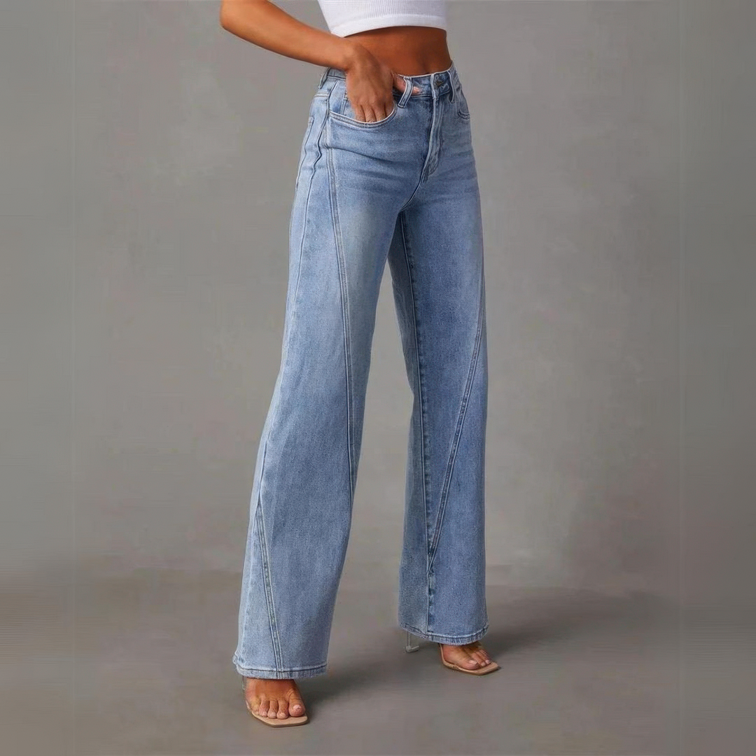 Bequeme Damen High-Waist Jeans mit weitem Bein. Perfekte Passform für Freizeit & elegante Damenmode.