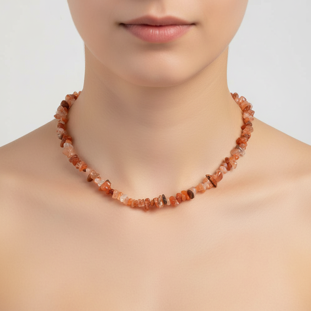 Eleganter Kristallschmuck: Damen Halskette mit polierten Natursteinen.