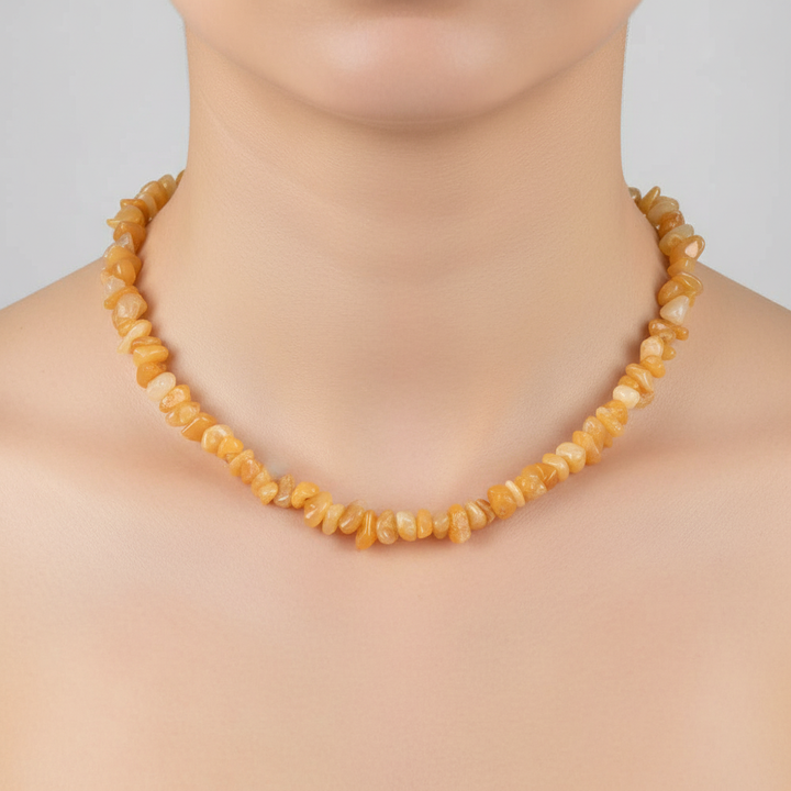 Schlichte Eleganz: Damenkette mit polierten Natursteinen, vielseitig.