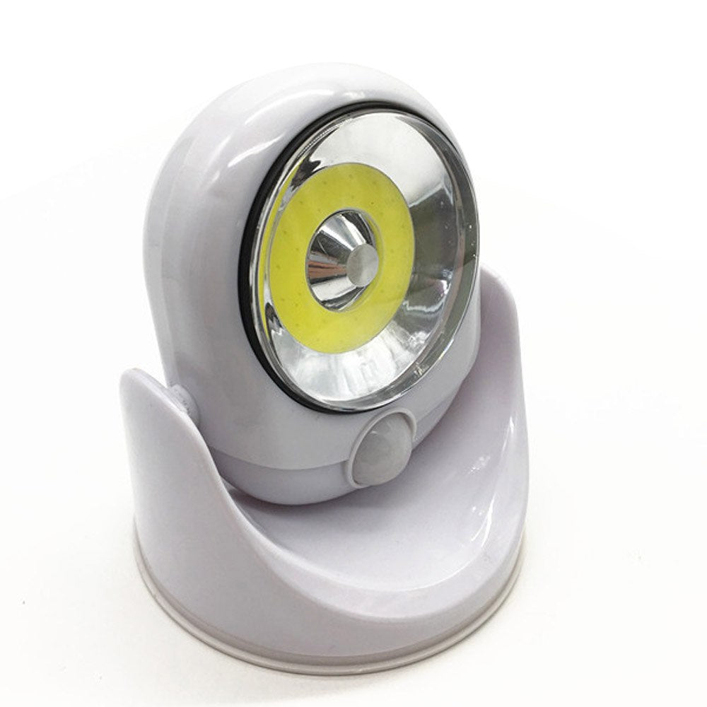 Praktische LED Lampe mit intelligentem Bewegungssensor; kabellos & wiederaufladbar als Flur-, Schrank- oder Nachtlicht.