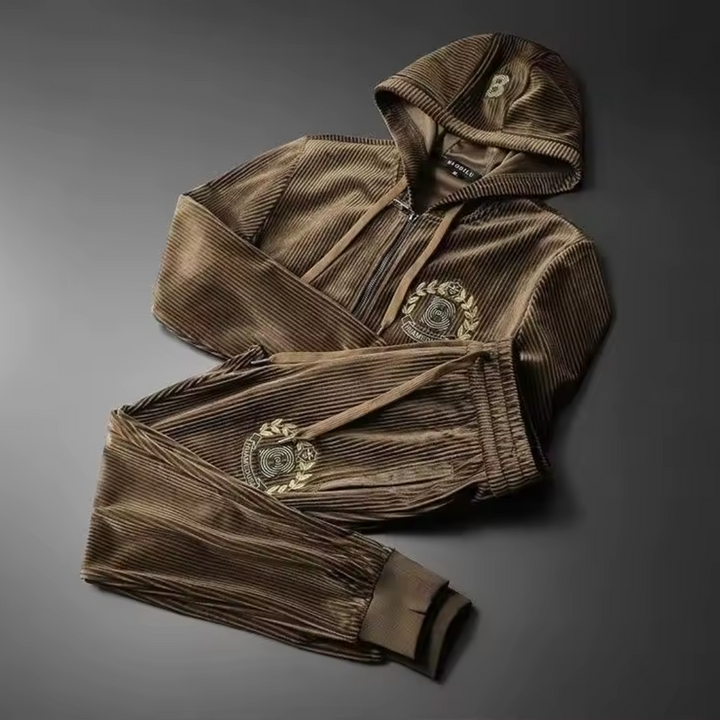 Herren Zweiteiler mit Reißverschluss-Hoodie und Joggerhose mit Kordelzug, moderne Freizeitkleidung.