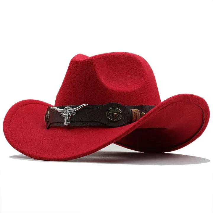 Auffälliger Damen Westernhut in Filzoptik mit einzigartiger Stierschnalle als Blickfang; Boho-Accessoire.