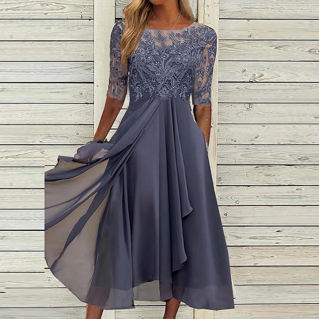Komfortables ärmelloses Herbstkleid für Damen. Fließendes A-Linien-Design, elegant für festliche Anlässe.