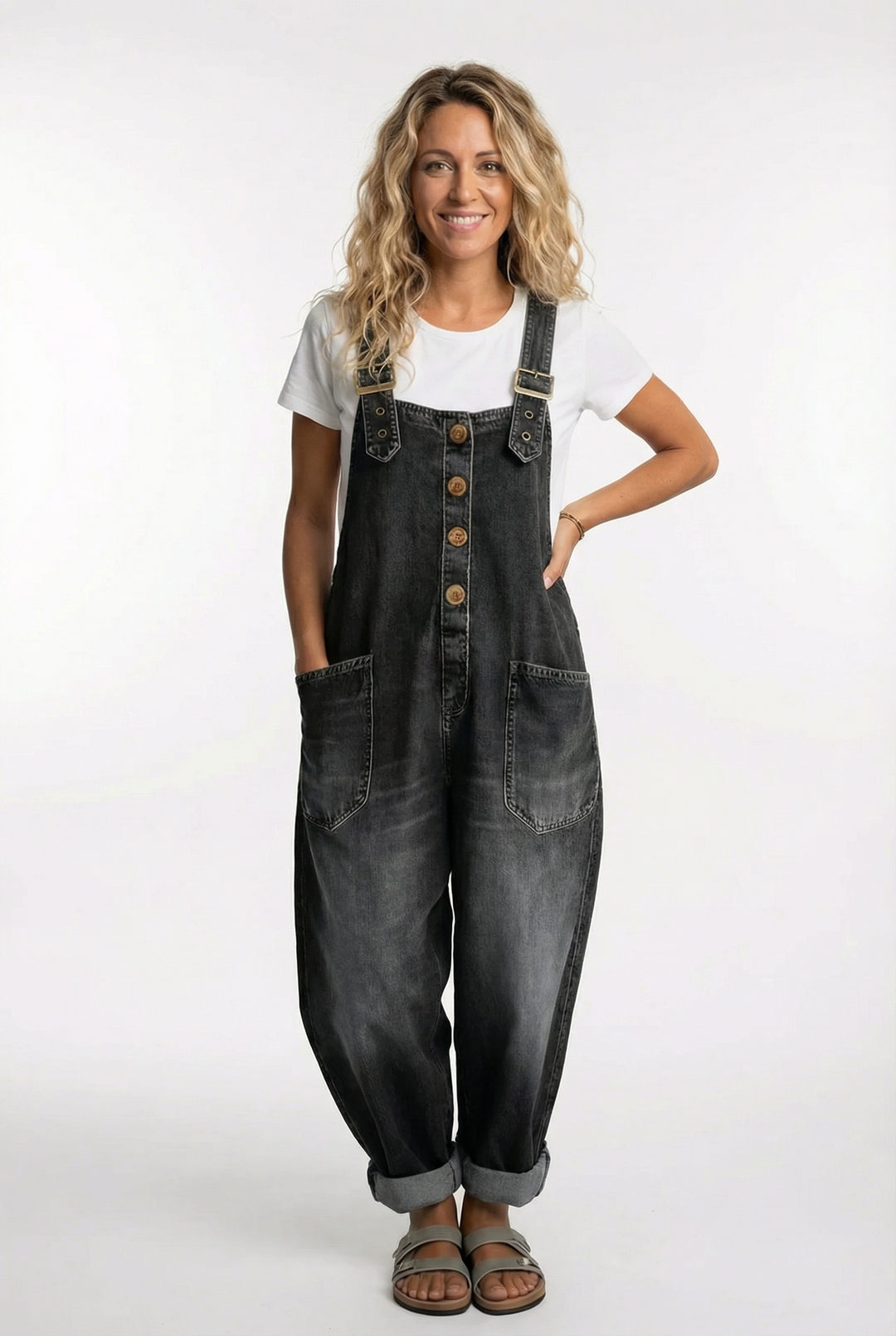 Vielseitiger Damen Jeansoverall, verstellbare Träger, bequemer Schnitt. Perfekt für lässige Sommer- & Frühlings-Looks.