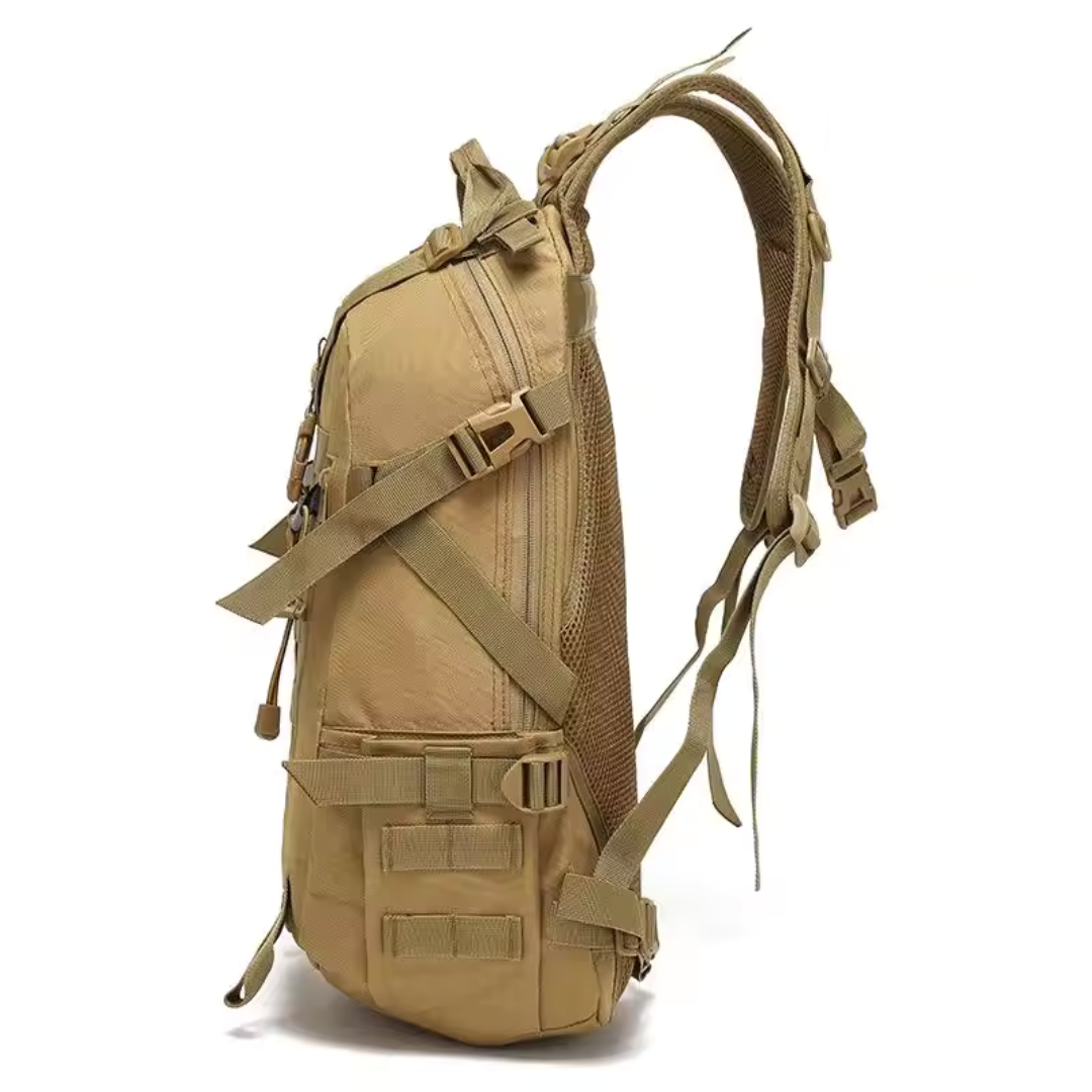 Robuster 40L Trekking-Rucksack, Hellbraun, mit atmungsaktivem Rückensystem.
