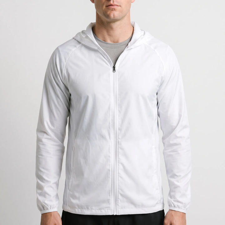 Leichte Herren AeroLayer Windjacke mit Kapuze, winddicht für Wandern & Camping.