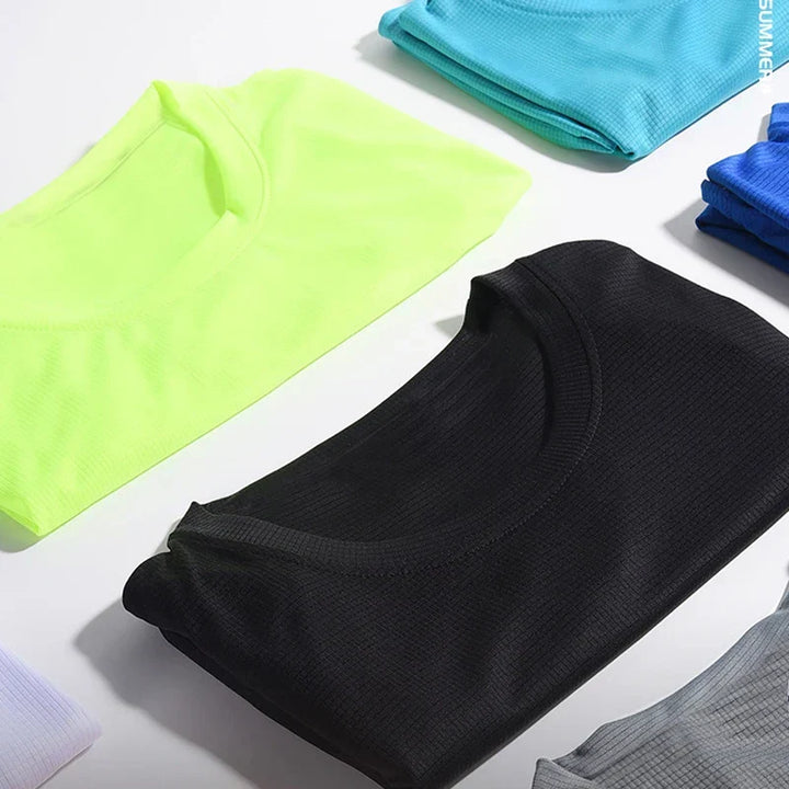 Hochleistungs Herren Sportshirt für Training, feuchtigkeitsableitend und sehr atmungsaktiv.