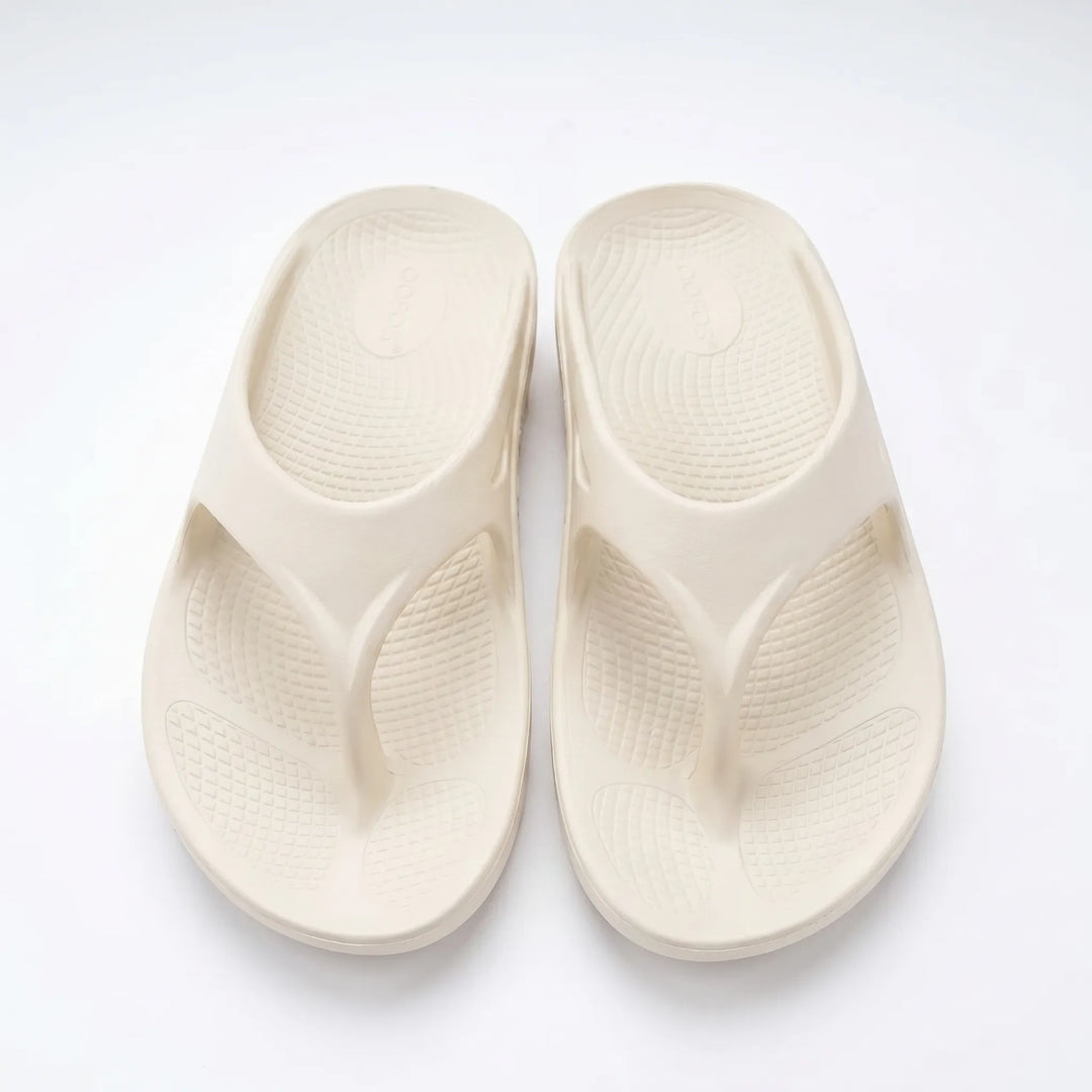 Sommerliche Damen Sandale, gepolstert, perfekt für Strand und entspannte Tage.