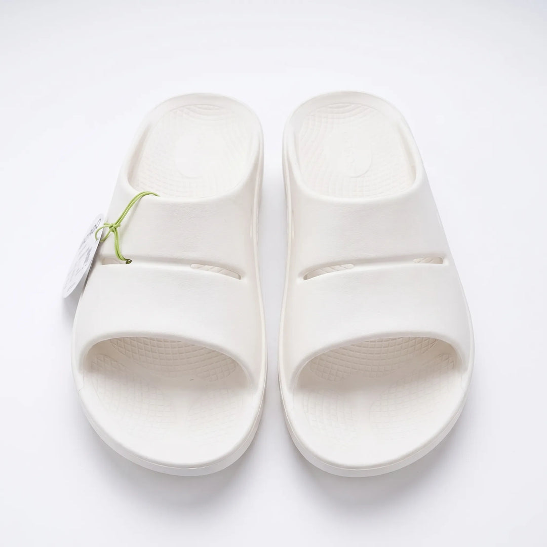 Bequeme Damen Slip-On-Sandale, gepolstert, ultraleicht und rutschfest mit Komfort Fußbett.