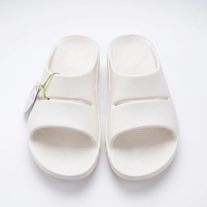 Bequeme Damen Slip-On-Sandale, gepolstert, ultraleicht und rutschfest mit Komfort Fußbett.