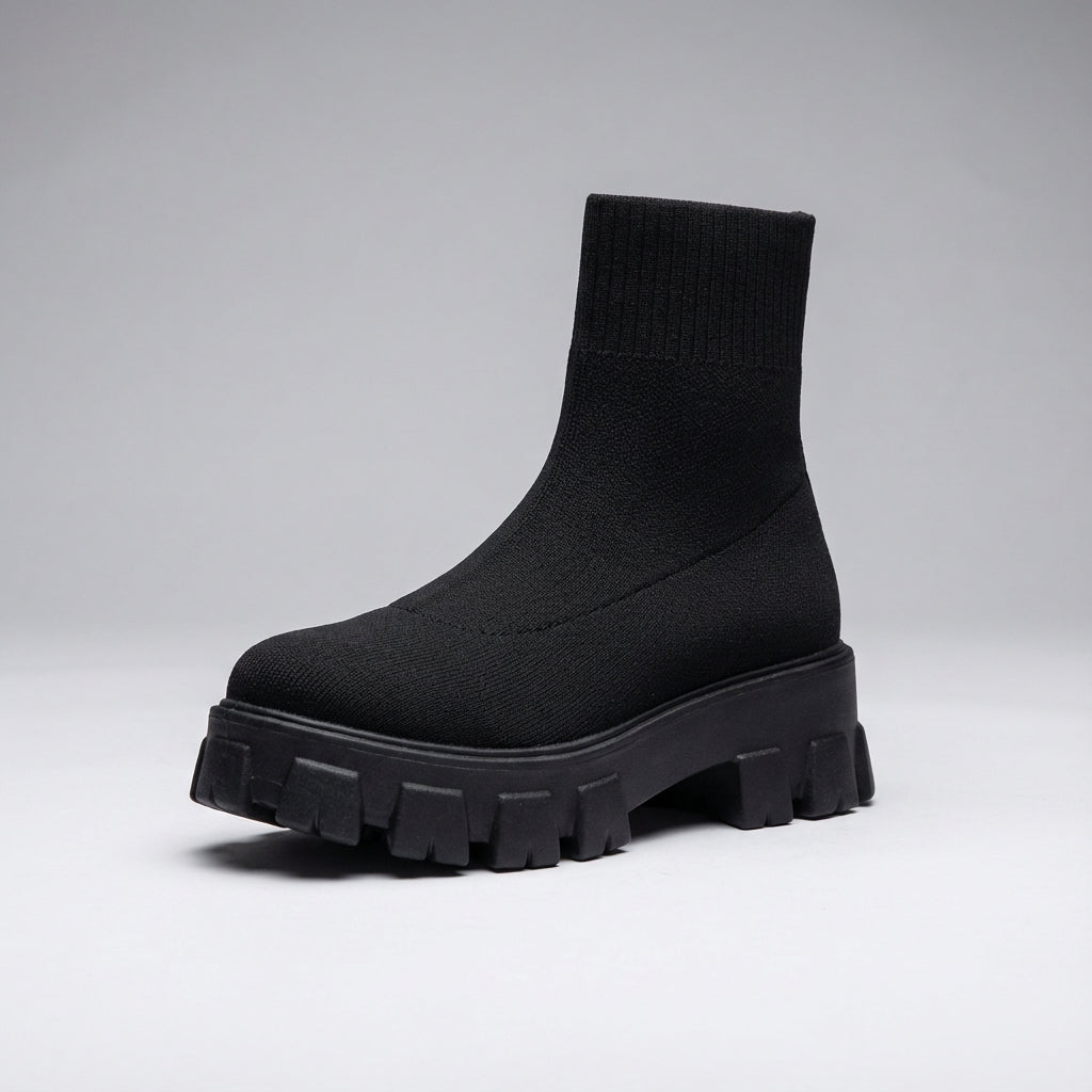 Bequeme und modische Damen Plateau Knöchelstiefel Altaire in Schwarz für den Alltag.