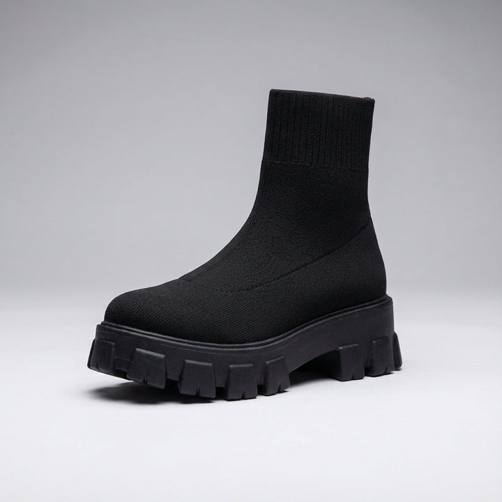 Bequeme und modische Damen Plateau Knöchelstiefel Altaire in Schwarz für den Alltag.