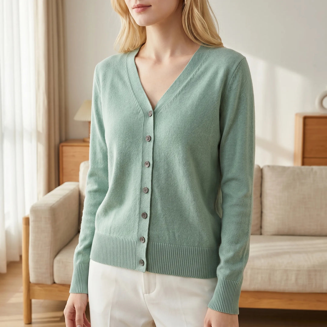 Damen V-Ausschnitt Strickjacke mit Knöpfen in elegantem Beige, perfekt für Frühling & Herbst.