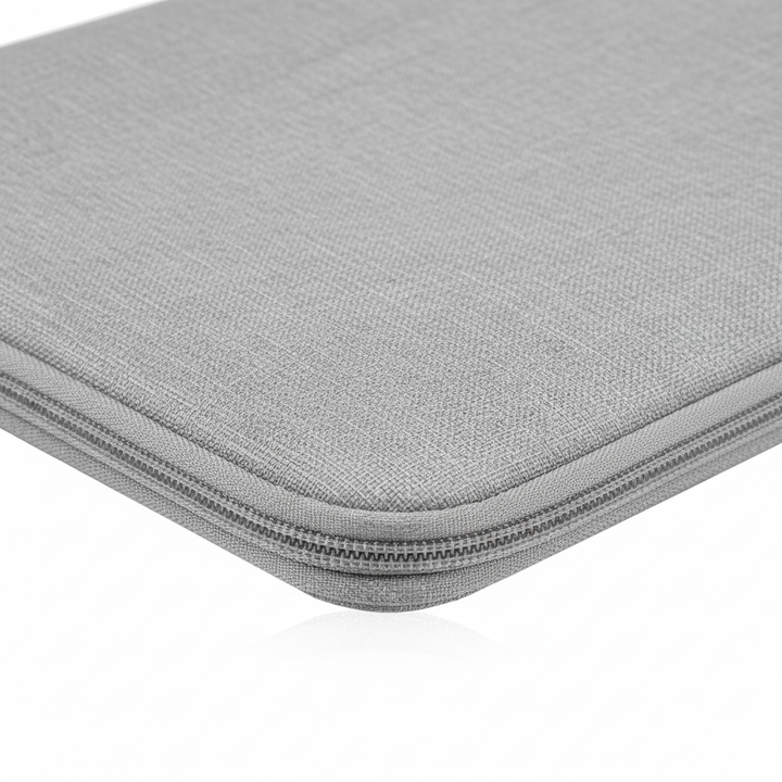 Moderne Unisex Laptop-Schutzhülle. Ideal als Tablet-Hülle, bietet eleganten Schutz für Geräte auf Reisen.