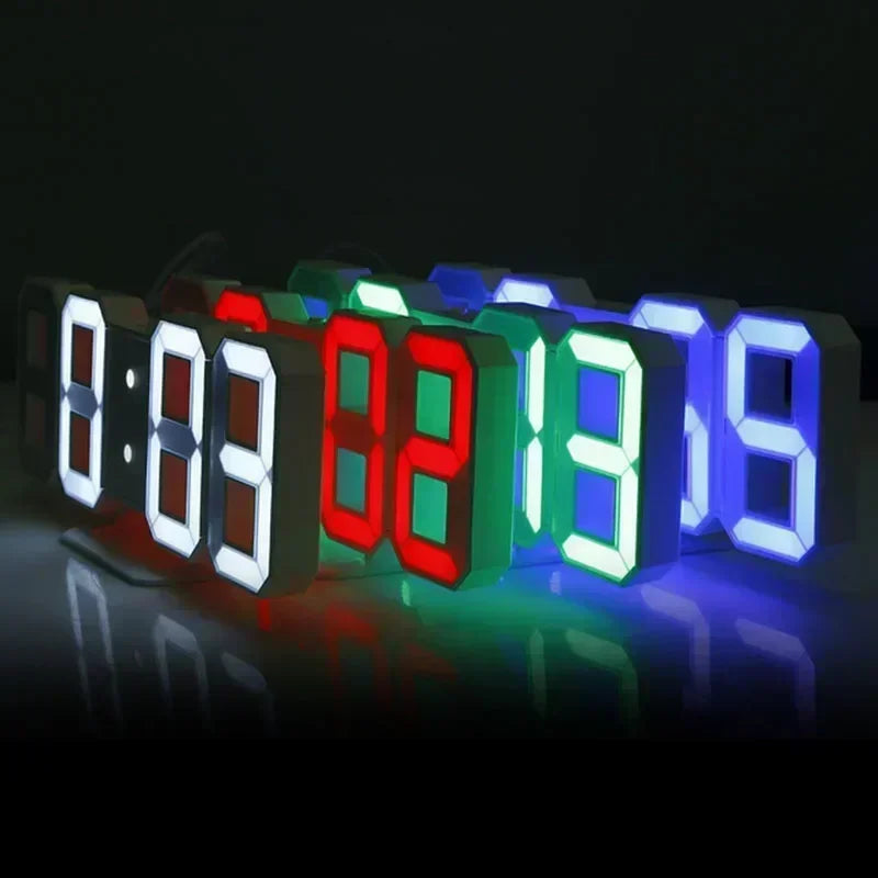 Zeitlose LED-Wanduhr mit großem digitalen Display für Uhrzeit, Datum und präzise Temperatur.