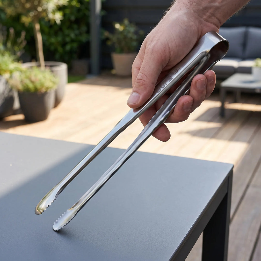 Lange Edelstahl Küchenpinzette, präzise für Grill & Küche, vielseitiges Kochwerkzeug.