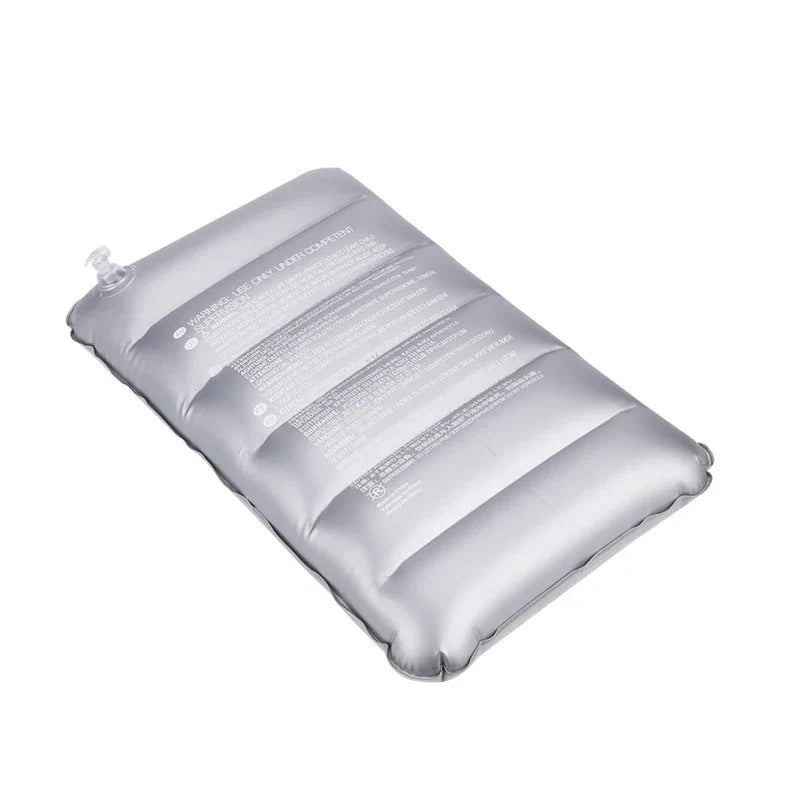 Aufblasbares Nackenkissen für Unisex, grau, leicht & portabel, perfekt für Flug, Zug & Campingkomfort.