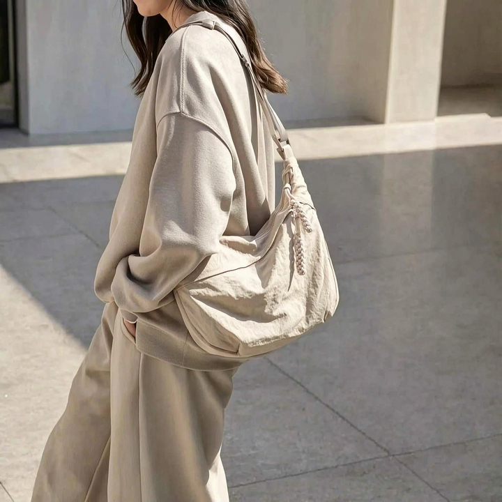 Damen lässige Slouchy Umhängetasche aus Nylon, geräumig & modern. Perfekt für den Alltag.