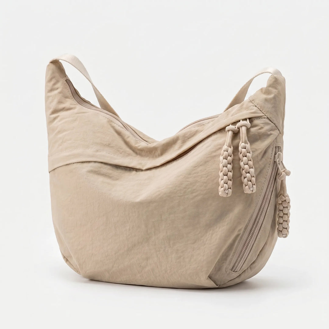 Komfortable Freizeittasche Damen, slouchy und geräumig. Die perfekte Nylon-Schultertasche.