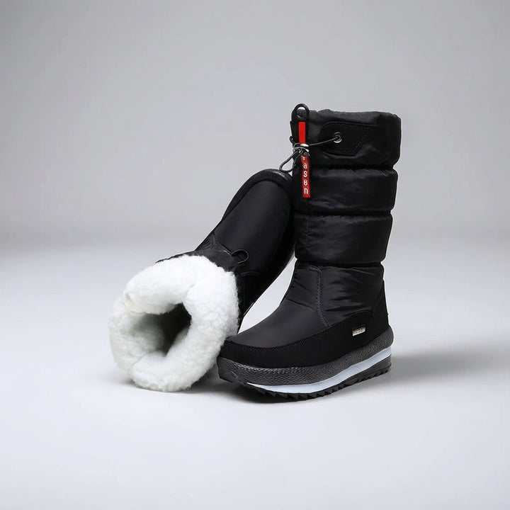 Praktische Frozelle Herren Wadenstiefel mit Klettverschluss für einfaches An- und Ausziehen und verstellbaren Halt.