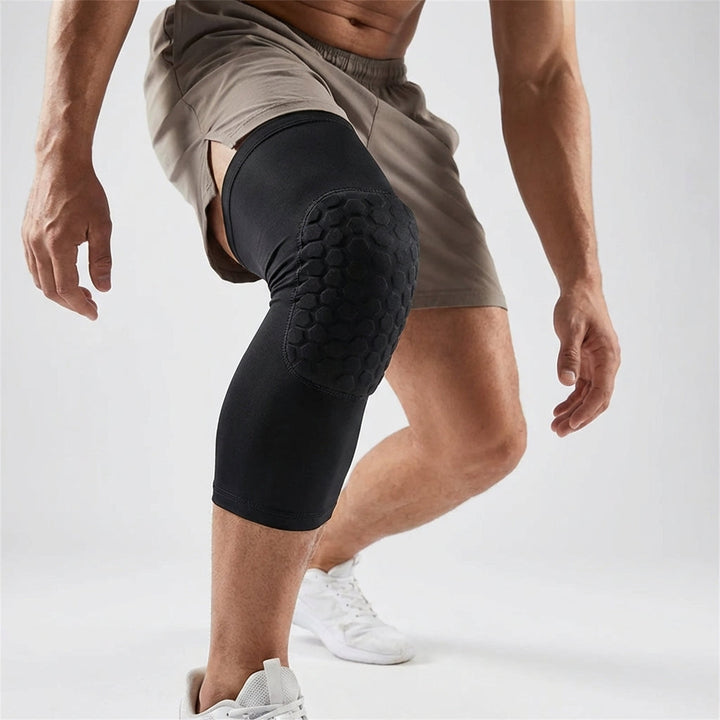 Ergonomische HexaGuard Kniebandage mit Kompression. Komfortabler Knieschutz & Gelenkstütze für Sportler.