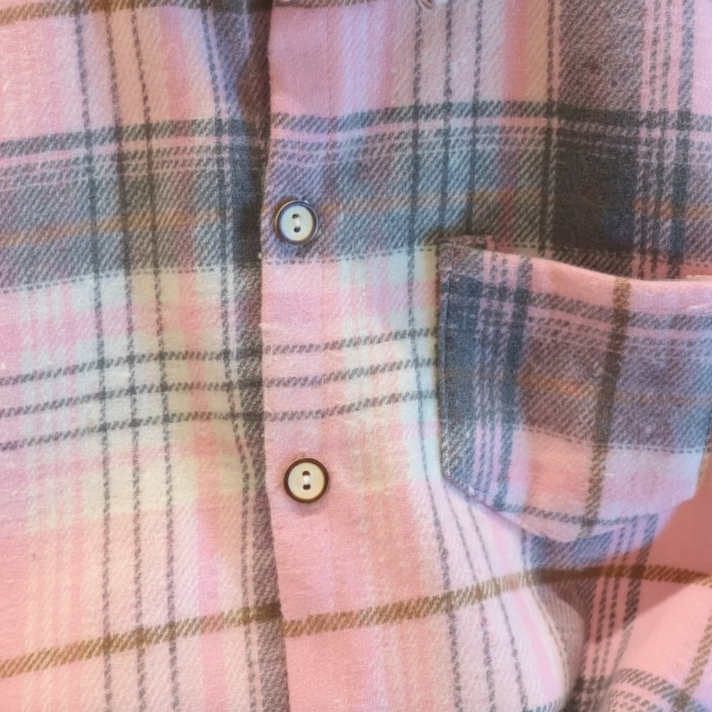 Stylisches Kinder Langarmhemd mit modischem Karomuster, bequem und ideal als Jungen- oder Mädchenhemd.