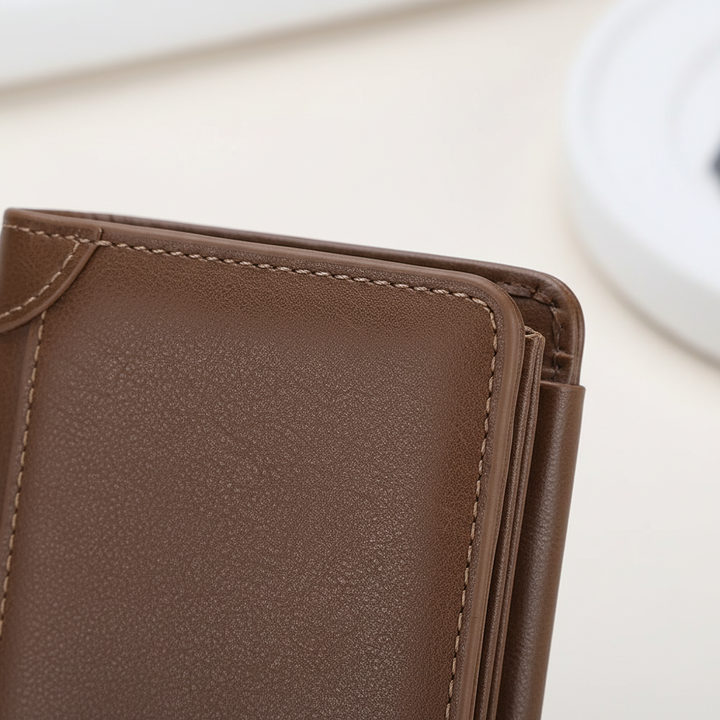 Minimalistisches, schlankes Damen-Kartenetui mit RFID-Schutz in kompakter Form, ideal für jede Tasche.