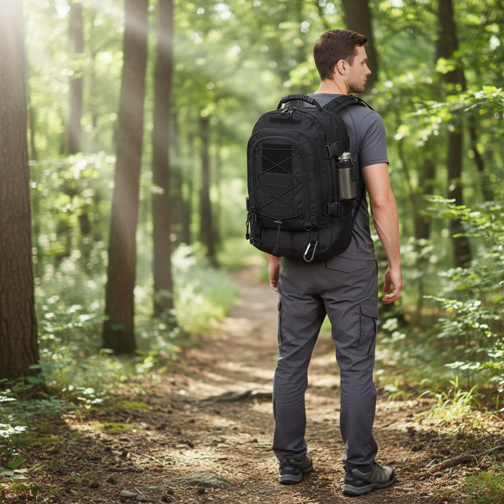 Vielseitiger Taktischer Rucksack: Zahlreiche Fächer & Taschen für optimale Organisation Ihrer Outdoor-, Camping- & Reiseausrüstung.