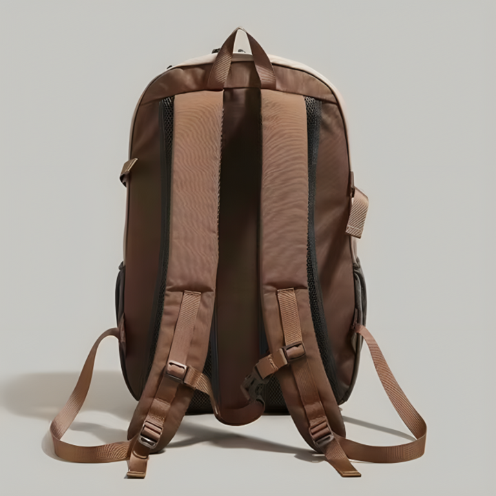 Nahaufnahme des wasserdichten Materials des beigen 40 Liter Wanderrucksacks, ideal für jedes Wetter.