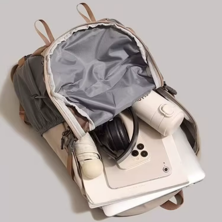 Vielseitiger 40L Tagesrucksack in Beige für Herren & Damen, leicht, perfekt für Wandern, Reisen, Outdoor.