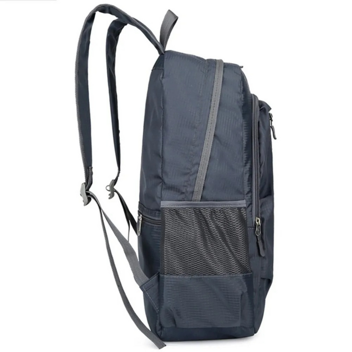 Praktischer, leichter Reise-Rucksack, faltbar, ideal als Handgepäck oder zusätzlicher Rucksack für Einkäufe.