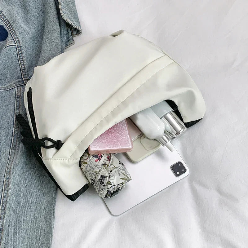 Unisex Drift Umhängetasche mit Organisator. Platz für Schlüssel & Co. in dieser kompakten Alltagstasche.