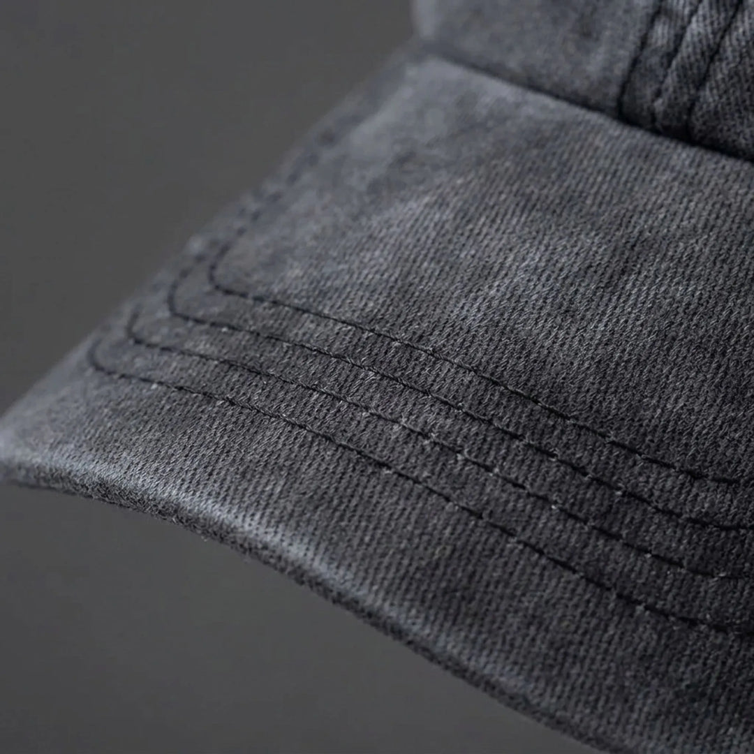Retro Damenmütze mit Zopföffnung, Washed-Look, bequeme Baseballkappe aus Baumwolle.