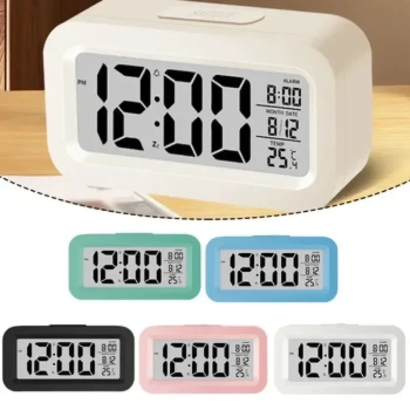 Praktische, kompakte LED-Tischuhr mit Weckerfunktion. Digitale Anzeige für Uhrzeit, Datum und Temperatur. Einfach zu bedienen.