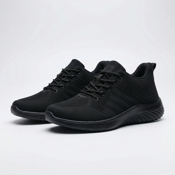 Stylisher Herren Sneaker mit Schnürung, bietet ganztägigen Komfort und leichte Bauweise.