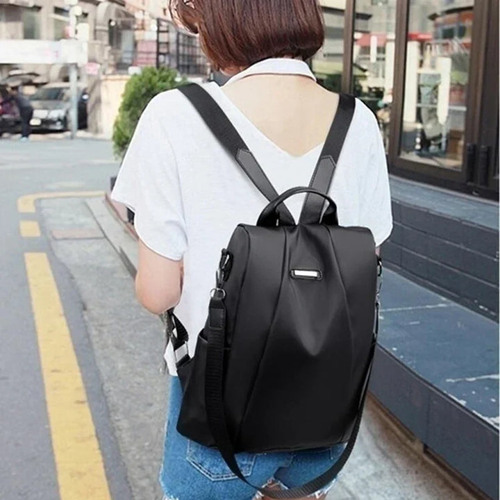 Vielseitiger Damen-Rucksack, umwandelbar zur Schultertasche oder Handtasche für flexible Nutzung.